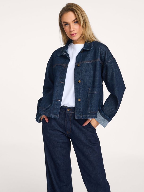 Ontdek de Malle denim jack van My Essential Wardrobe in de kleur donkerblauw bij Orangebag. Op werkdagen voor 21:45 besteld, morgen in huis.