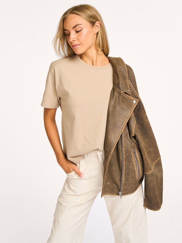 Ontdek de Fizvalley katoenen T-shirt van American Vintage in de kleur beige bij Orangebag. Op werkdagen voor 21:45 besteld, morgen in huis.