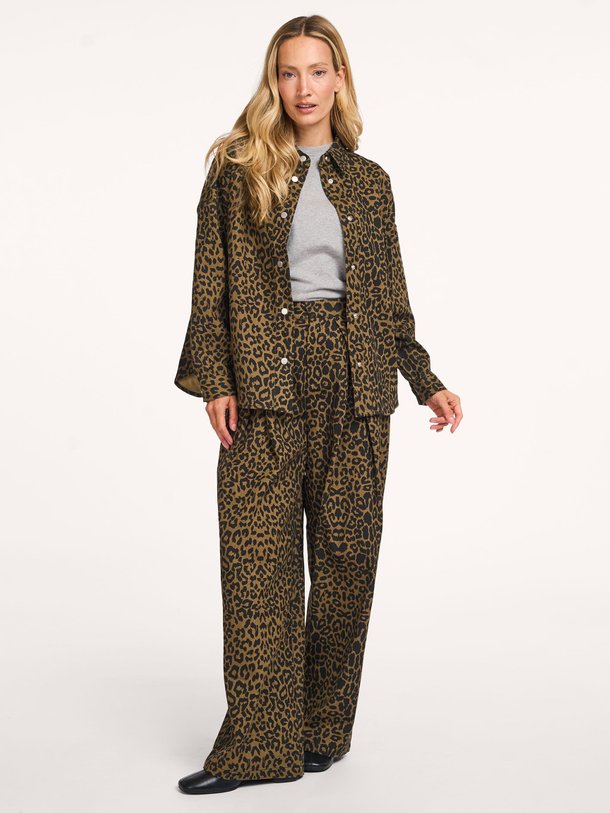 Ontdek de Zolall high waist loose fit leopard jeans van Lollys Laundry in de kleur bruin bij Orangebag. Op werkdagen voor 21:45 besteld, morgen in huis.