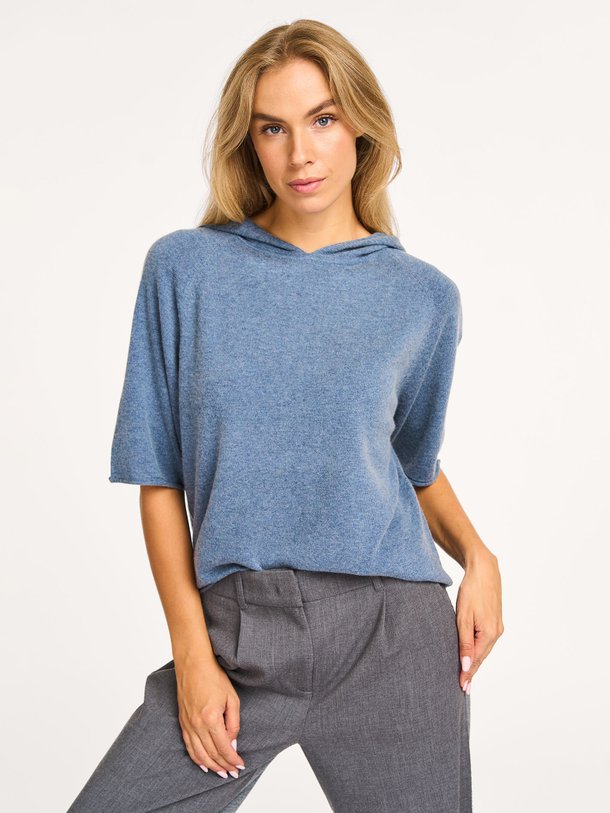 Ontdek de Viscosemix trui van Yaya in de kleur blauwgrijs bij Orangebag. Op werkdagen voor 21:45 besteld, morgen in huis.