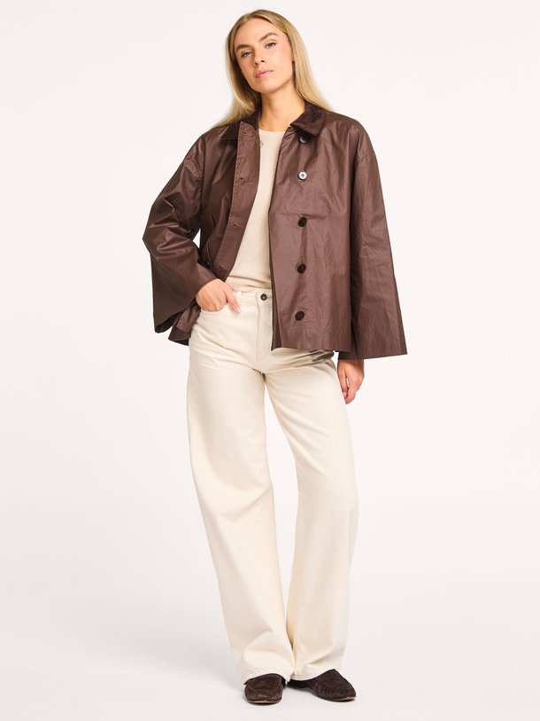 Ontdek de Katoenen jack van Sofie Schnoor in de kleur donkerbruin bij Orangebag. Op werkdagen voor 21:45 besteld, morgen in huis.