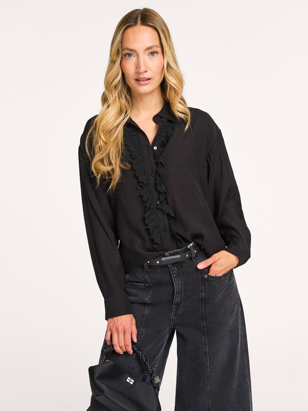 Ontdek de Albie viscosemix blouse van Co'Couture in de kleur zwart bij Orangebag. Op werkdagen voor 21:45 besteld, morgen in huis.