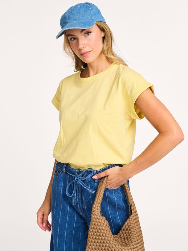 Ontdek de Brazil organic cotton T-shirt van Modstrom in de kleur geel bij Orangebag. Op werkdagen voor 21:45 besteld, morgen in huis.