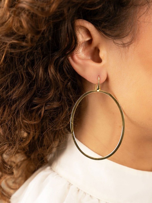 Ontdek de Oval oorhangers van LOTT. Gioielli in de kleur goudkleur bij Orangebag. Op werkdagen voor 21:45 besteld, morgen in huis.
