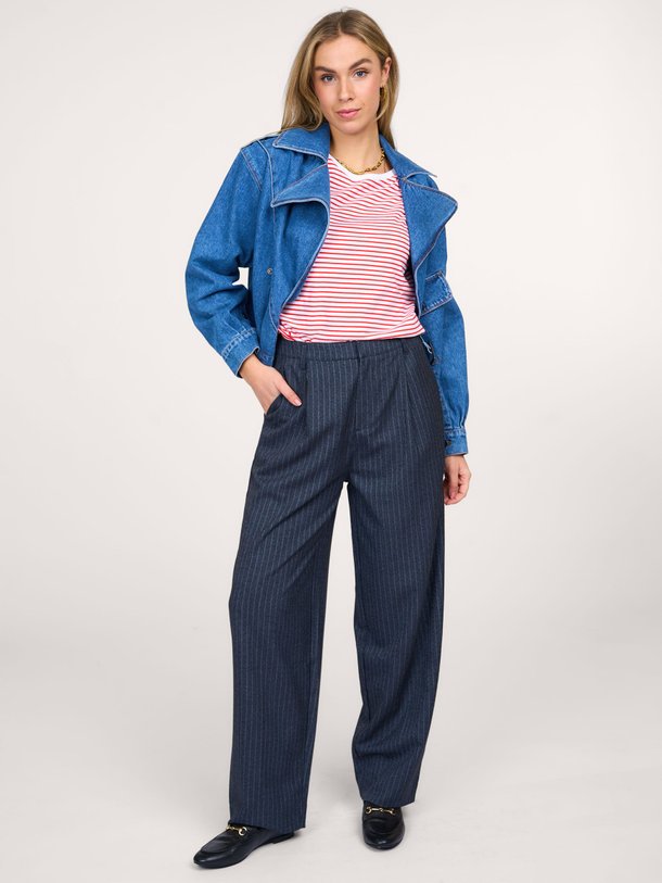 Ontdek de Organic cotton gestreept T-shirt van Mads Norgaard in de kleur rood bij Orangebag. Op werkdagen voor 21:45 besteld, morgen in huis.