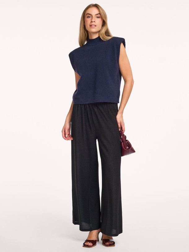 Ontdek de Disco jersey palazzo met lurex van Karma Koma in de kleur zwart bij Orangebag. Op werkdagen voor 21:45 besteld, morgen in huis.