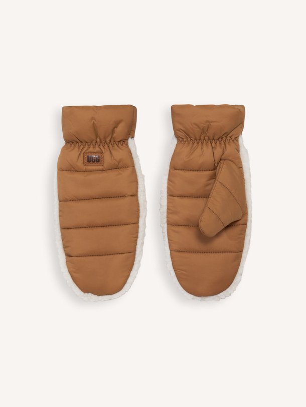 Ontdek de Gewatteerde teddy wanten van Ugg in de kleur cognac bij Orangebag. Op werkdagen voor 21:45 besteld, morgen in huis.