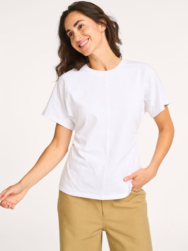 Ontdek de Pataya organic cotton T-shirt van Modstrom in de kleur wit bij Orangebag. Op werkdagen voor 21:45 besteld, morgen in huis.