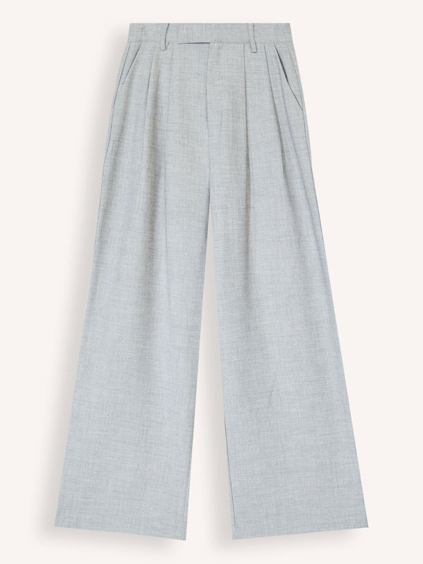 Ontdek de Amari viscosemix pantalon van Club L`avenir in de kleur lichtgrijs bij Orangebag. Op werkdagen voor 21:45 besteld, morgen in huis.