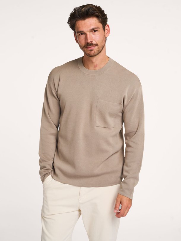 Ontdek de Levvin katoenmix trui van Drykorn in de kleur zand bij Orangebag. Op werkdagen voor 21:45 besteld, morgen in huis.