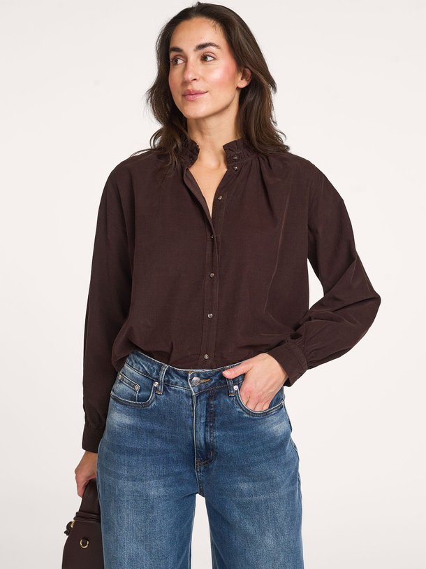 Ontdek de Soline katoenen ribcord blouse van Sacrécoeur in de kleur donkerbruin bij Orangebag. Op werkdagen voor 21:45 besteld, morgen in huis.