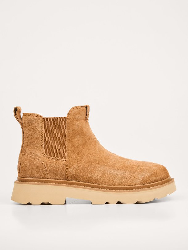 Ontdek de Lug suède chelsea laarzen van Ugg in de kleur cognac bij Orangebag. Op werkdagen voor 21:45 besteld, morgen in huis.
