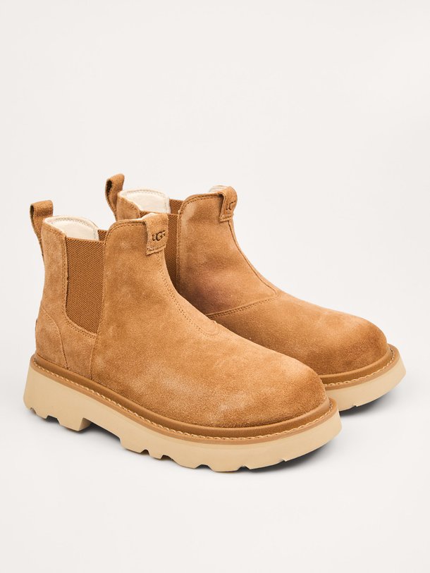 Ontdek de Lug suède chelsea laarzen van Ugg in de kleur cognac bij Orangebag. Op werkdagen voor 21:45 besteld, morgen in huis.