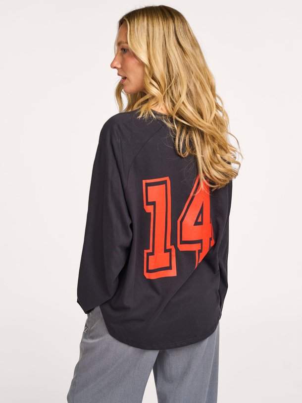 Ontdek de Katoenen logo longsleeve van Alix The Label in de kleur antraciet bij Orangebag. Op werkdagen voor 21:45 besteld, morgen in huis.