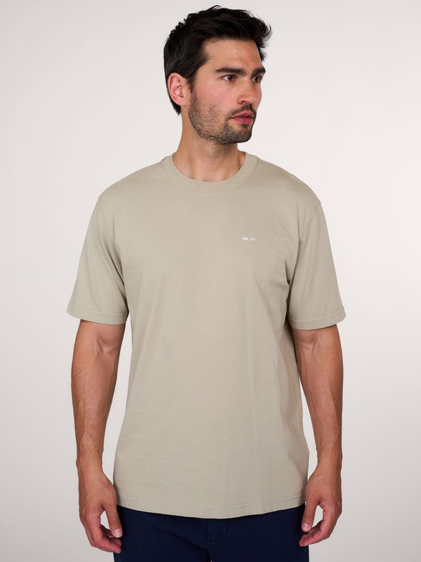 Ontdek de Adam katoenen logo T-shirt van NN.07 in de kleur lichtgroen bij Orangebag. Op werkdagen voor 21:45 besteld, morgen in huis.