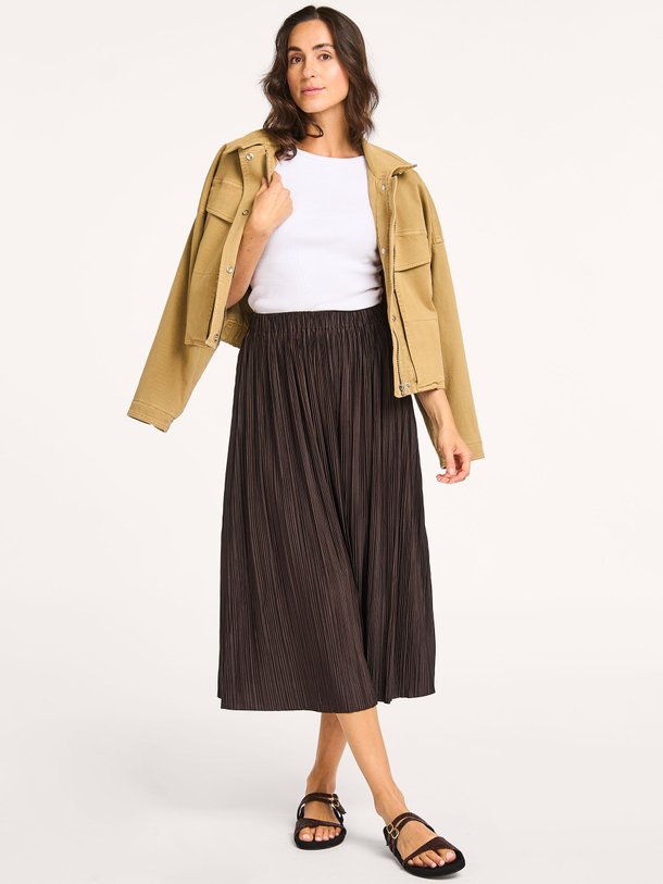 Ontdek de Uma elastische plissé rok van Samsoe Samsoe in de kleur donkerbruin bij Orangebag. Op werkdagen voor 21:45 besteld, morgen in huis.