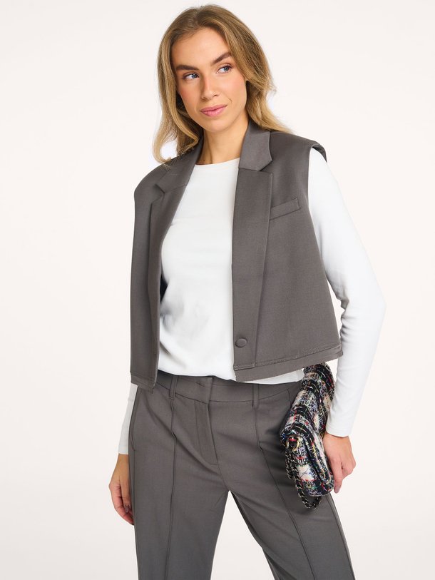 Ontdek de Wolmix cropped gilet van Yaya in de kleur donkergrijs bij Orangebag. Op werkdagen voor 21:45 besteld, morgen in huis.