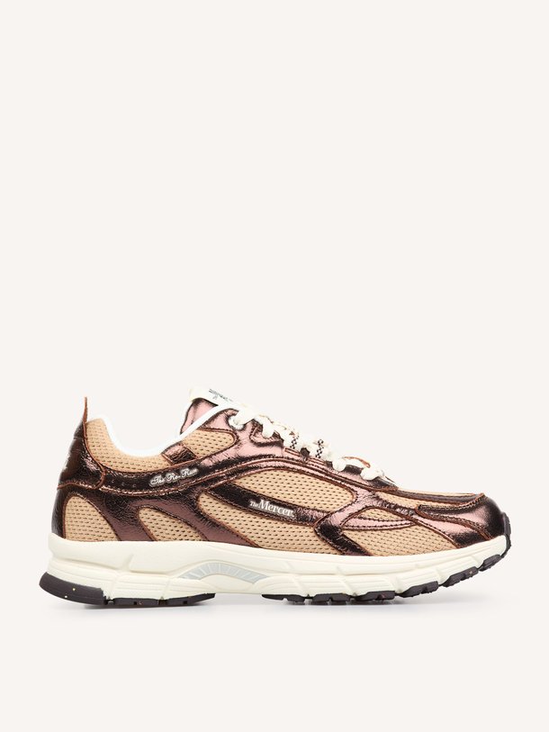 Ontdek de The Re-Run metallic mesh sneakers van Mercer Amsterdam in de kleur bruin bij Orangebag. Op werkdagen voor 21:45 besteld, morgen in huis.