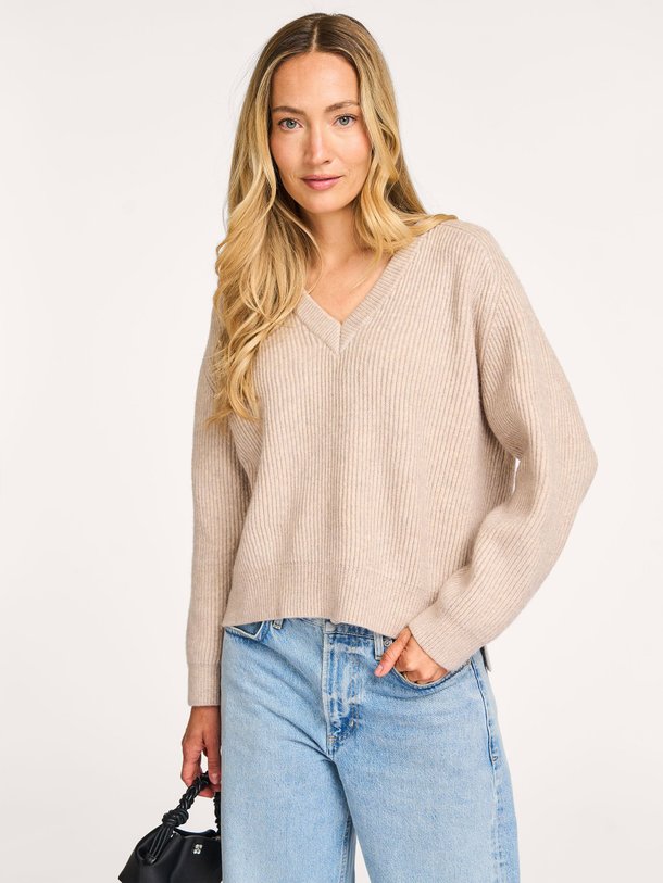 Ontdek de Row gebreide trui van Co'Couture in de kleur beige bij Orangebag. Op werkdagen voor 21:45 besteld, morgen in huis.