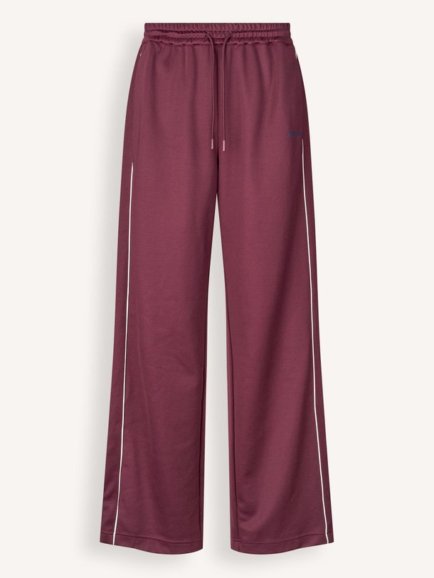 Ontdek de Utopia katoenmix broek van Modstrom in de kleur bordeauxrood bij Orangebag. Op werkdagen voor 21:45 besteld, morgen in huis.