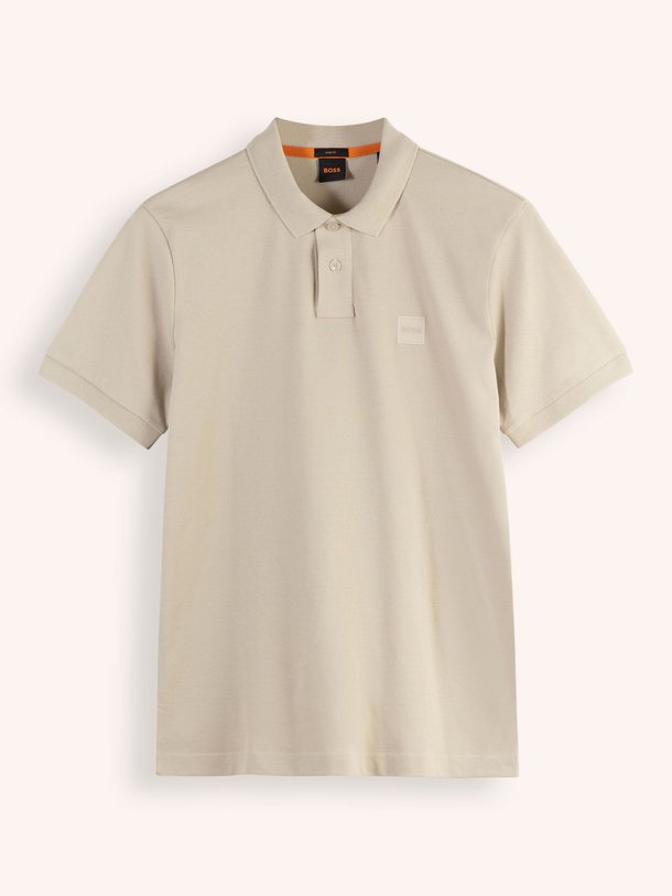 Ontdek de Passenger katoenmix piqué polo van Boss in de kleur zand bij Orangebag. Op werkdagen voor 21:45 besteld, morgen in huis.