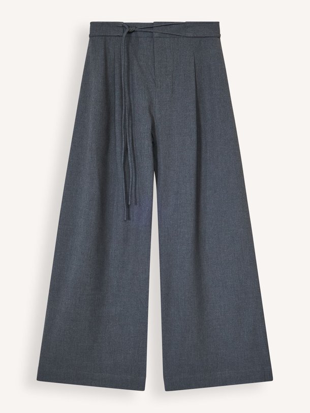 Ontdek de Jason wolmix broek van Suncoo in de kleur grijs bij Orangebag. Op werkdagen voor 21:45 besteld, morgen in huis.