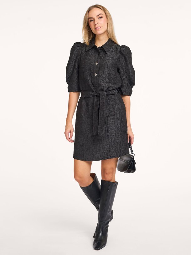 Ontdek de Koda geweven jurk van Dante 6 in de kleur zwart bij Orangebag. Op werkdagen voor 21:45 besteld, morgen in huis.