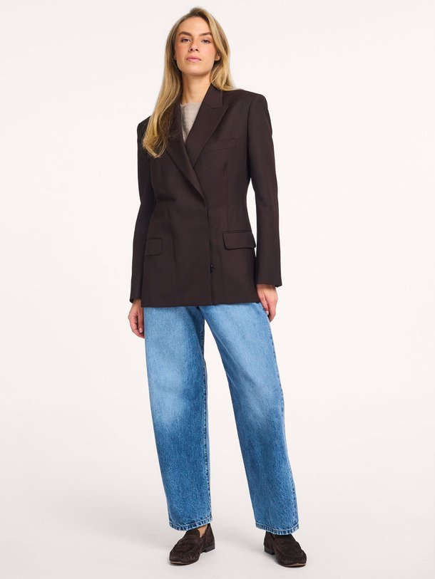 Ontdek de Aretha wolmix blazer van Anine Bing in de kleur donkerbruin bij Orangebag. Op werkdagen voor 21:45 besteld, morgen in huis.