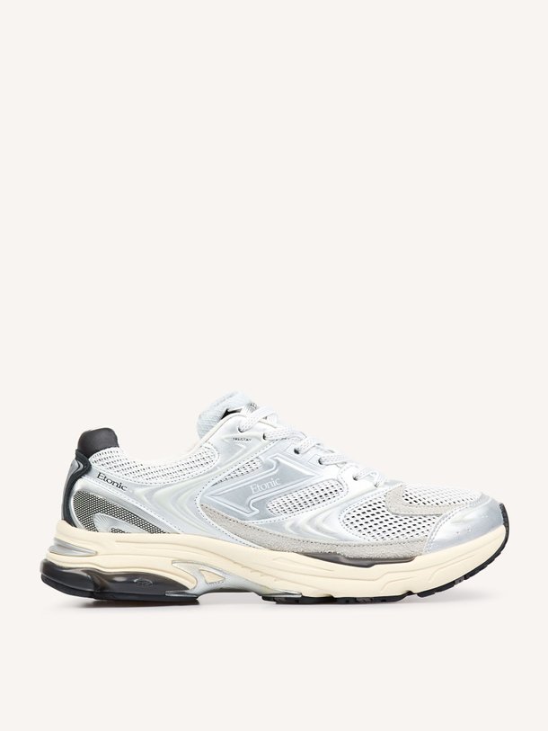 Ontdek de Evolution Saturn suède sneakers met mesh van Etonic in de kleur zilverkleur bij Orangebag. Op werkdagen voor 21:45 besteld, morgen in huis.