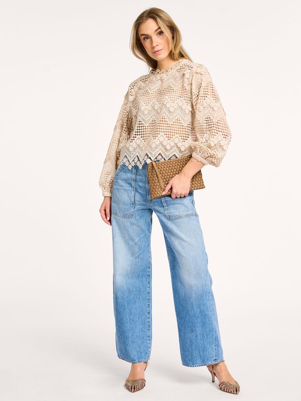 Ontdek de Geweven broderie top van Summum in de kleur beige bij Orangebag. Op werkdagen voor 21:45 besteld, morgen in huis.