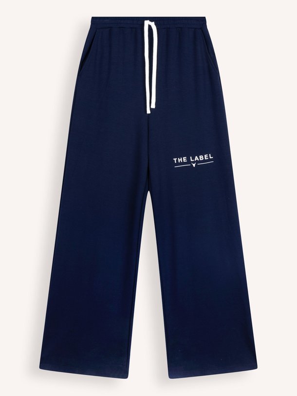 Ontdek de Viscosemix scuba broek van Alix The Label in de kleur donkerblauw bij Orangebag. Op werkdagen voor 21:45 besteld, morgen in huis.