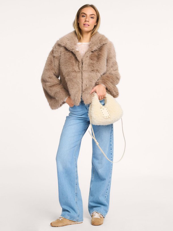 Ontdek de Alexa geweven fake fur jas van My Essential Wardrobe in de kleur bruingrijs bij Orangebag. Op werkdagen voor 21:45 besteld, morgen in huis.