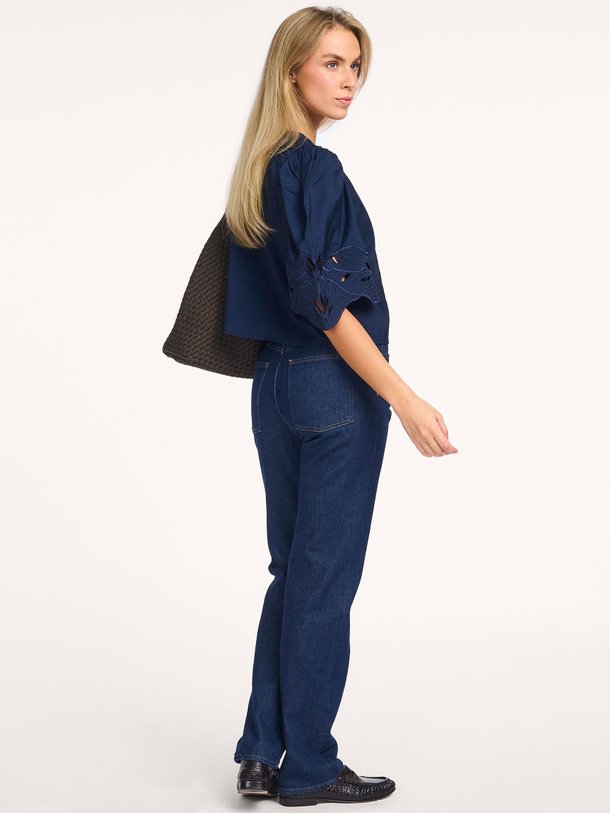 Ontdek de Audrey viscosemix top van By-Bar in de kleur donkerblauw bij Orangebag. Op werkdagen voor 21:45 besteld, morgen in huis.