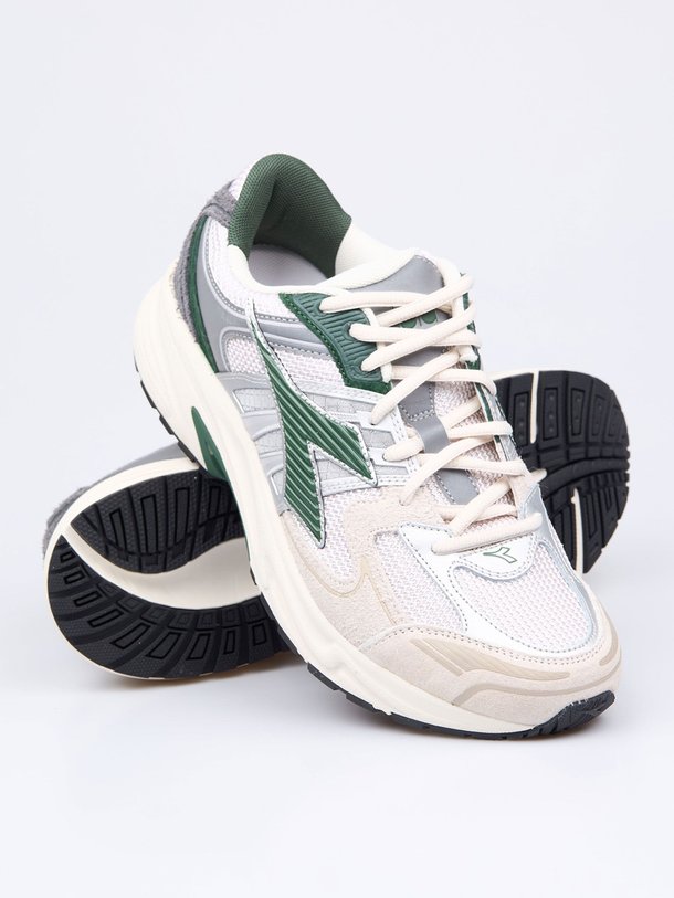 Ontdek de Mythos star suède sneakers met mesh van Diadora in de kleur groen bij Orangebag. Op werkdagen voor 21:45 besteld, morgen in huis.