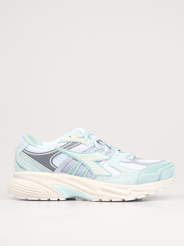 Ontdek de Mythos star, suède sneakers met mesh van Diadora bij Orangebag. Op werkdagen voor 21:45 besteld, morgen in huis.