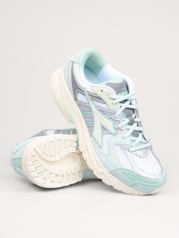 Ontdek de Mythos star, suède sneakers met mesh van Diadora bij Orangebag. Op werkdagen voor 21:45 besteld, morgen in huis.