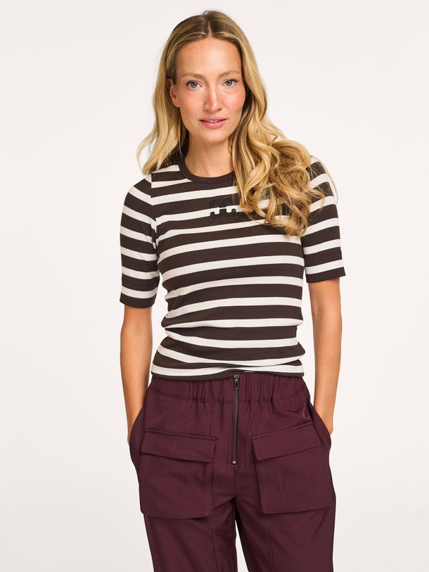 Ontdek de granny katoenmix gestreept T-shirt met logo van Co'Couture in de kleur donkerbruin bij Orangebag. Op werkdagen voor 21:45 besteld, morgen in huis.