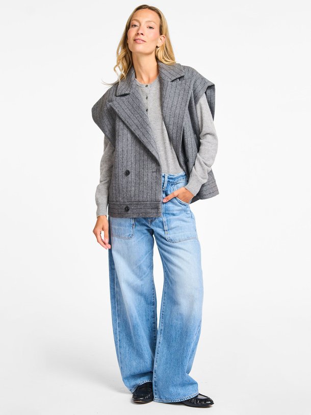 Ontdek de Nestia wolmix gilet met gestreept dessin van Iro in de kleur grijs bij Orangebag. Op werkdagen voor 21:45 besteld, morgen in huis.