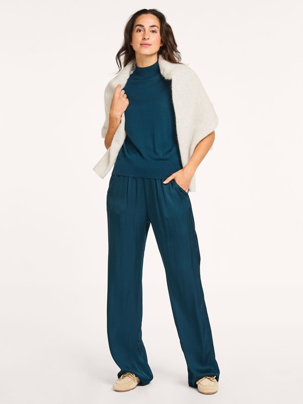 Ontdek de Viscose broek van No Man's Land in de kleur petrol bij Orangebag. Op werkdagen voor 21:45 besteld, morgen in huis.