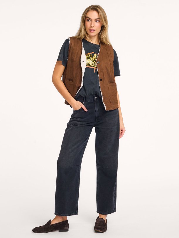 Ontdek de Suèdelook reversible gilet van Frnch in de kleur bruin bij Orangebag. Op werkdagen voor 21:45 besteld, morgen in huis.