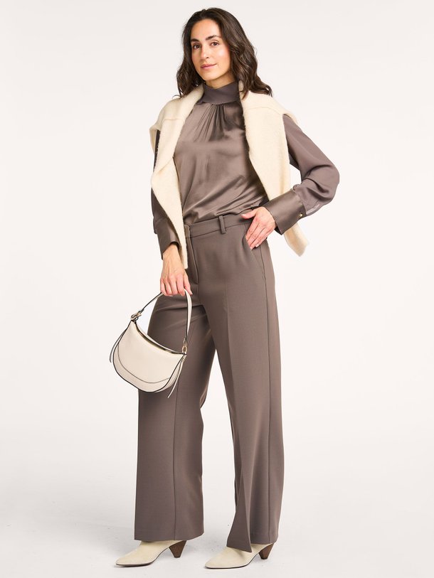 Ontdek de Alain geweven wide leg pantalon van Dante 6 in de kleur grijs bij Orangebag. Op werkdagen voor 21:45 besteld, morgen in huis.