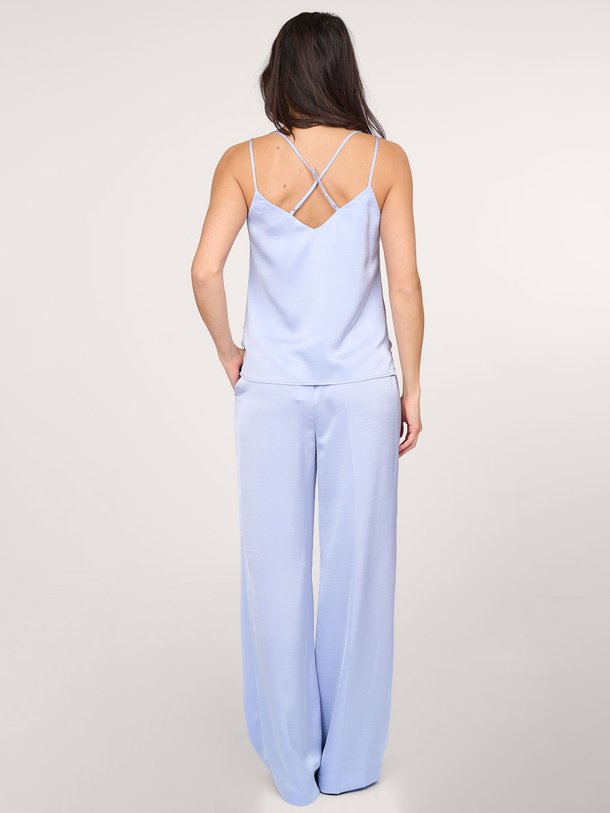 Ontdek de Jules geweven satijnlook wide leg broek van Dante 6 in de kleur lichtblauw bij Orangebag. Op werkdagen voor 21:45 besteld, morgen in huis.