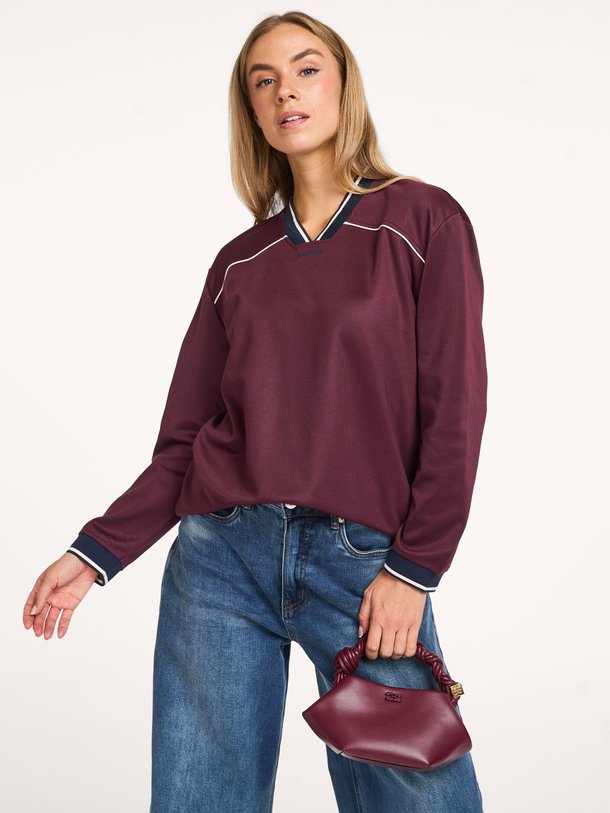 Ontdek de Utopia katoenmix top van Modstrom in de kleur bordeauxrood bij Orangebag. Op werkdagen voor 21:45 besteld, morgen in huis.