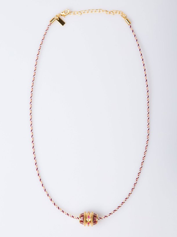 Ontdek de Burgundy Talisman halsketting met hanger van Mya-Bay in de kleur bordeauxrood bij Orangebag. Op werkdagen voor 21:45 besteld, morgen in huis.