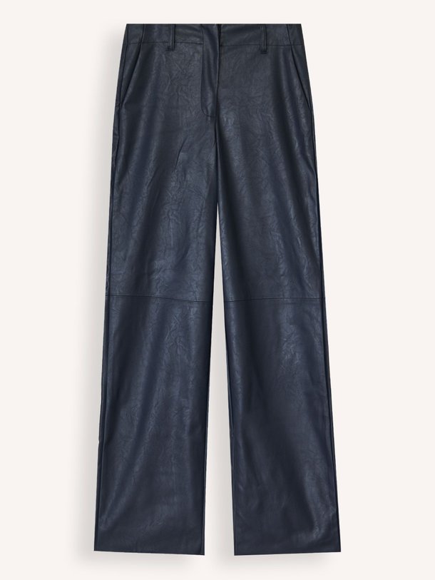 Ontdek de Naomi viscosemix leatherlook broek van Knit-ted in de kleur donkerblauw bij Orangebag. Op werkdagen voor 21:45 besteld, morgen in huis.