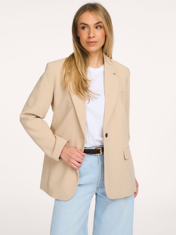 Modstrom Gale - Rayonmix Long Fit Blazer - Zand Ontdek de Gale rayonmix long fit blazer van Modstrom in de kleur zand bij Orangebag. Op werkdagen voor 21:45 besteld, morgen in huis.