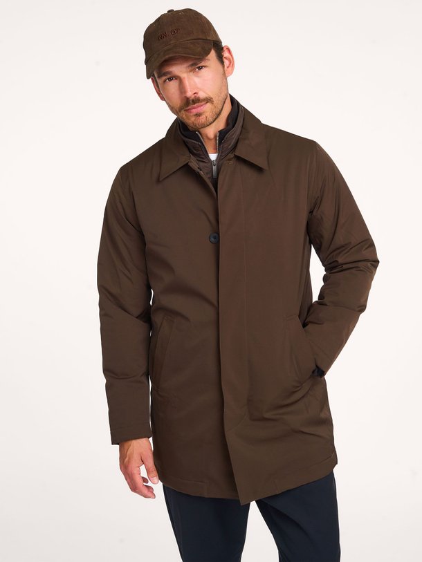 Ontdek de Blake technische jas van NN.07 in de kleur donkerbruin bij Orangebag. Op werkdagen voor 21:45 besteld, morgen in huis.