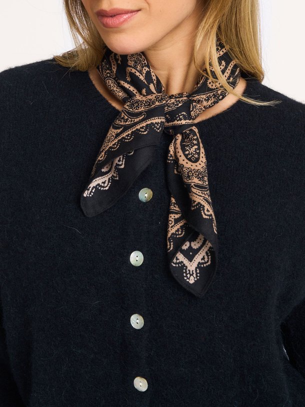 Ontdek de Geweven paisley sjaal van Bow19 in de kleur bruin bij Orangebag. Op werkdagen voor 21:45 besteld, morgen in huis.