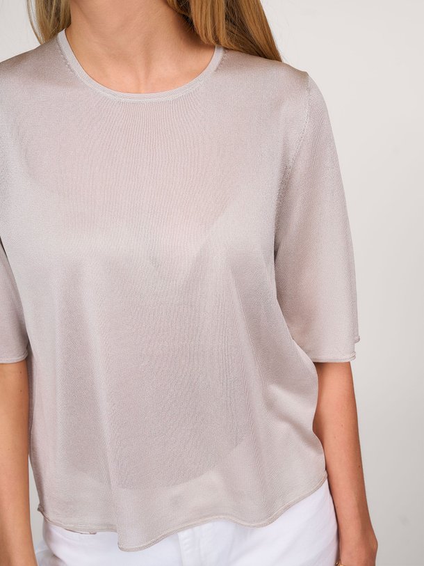 Ontdek de Nisle geweven top van Drykorn in de kleur zilverkleur bij Orangebag. Op werkdagen voor 21:45 besteld, morgen in huis.