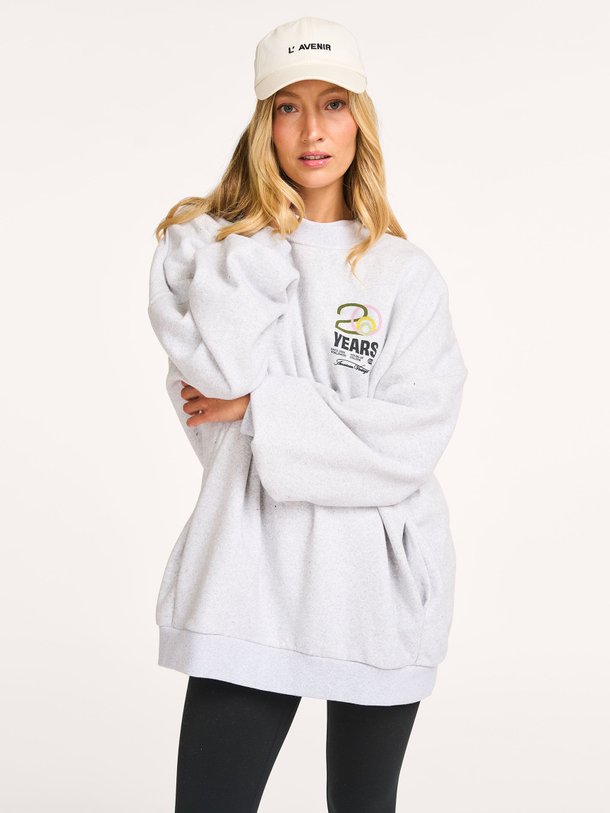 Ontdek de Baptown katoenmix oversized sweater met print van American Vintage in de kleur lichtgrijs bij Orangebag. Op werkdagen voor 21:45 besteld, morgen in huis.